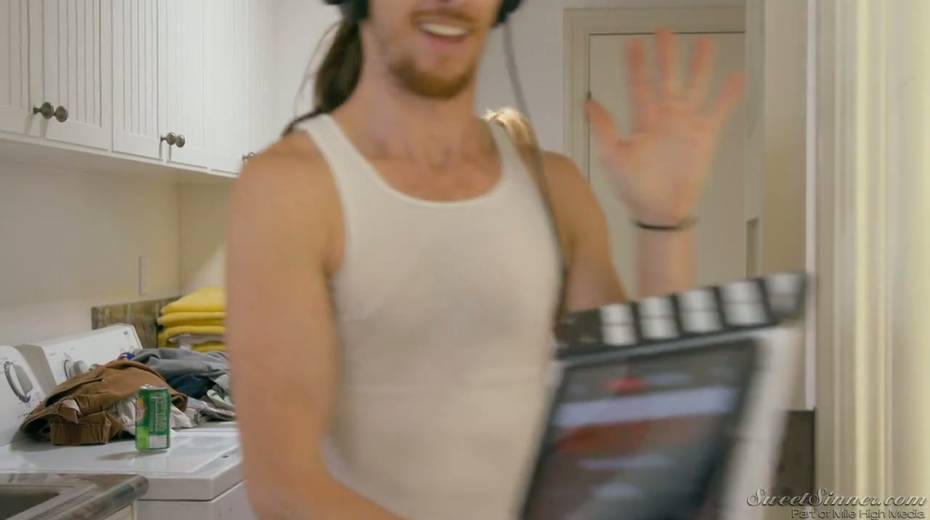 Porn models and porn actors give and interview in compilation clip - 17. pic