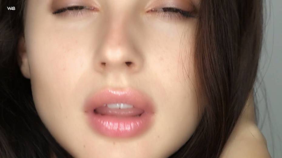Man eating babe Aliana performs her pinkish yummy closeup pussy - 3. pic