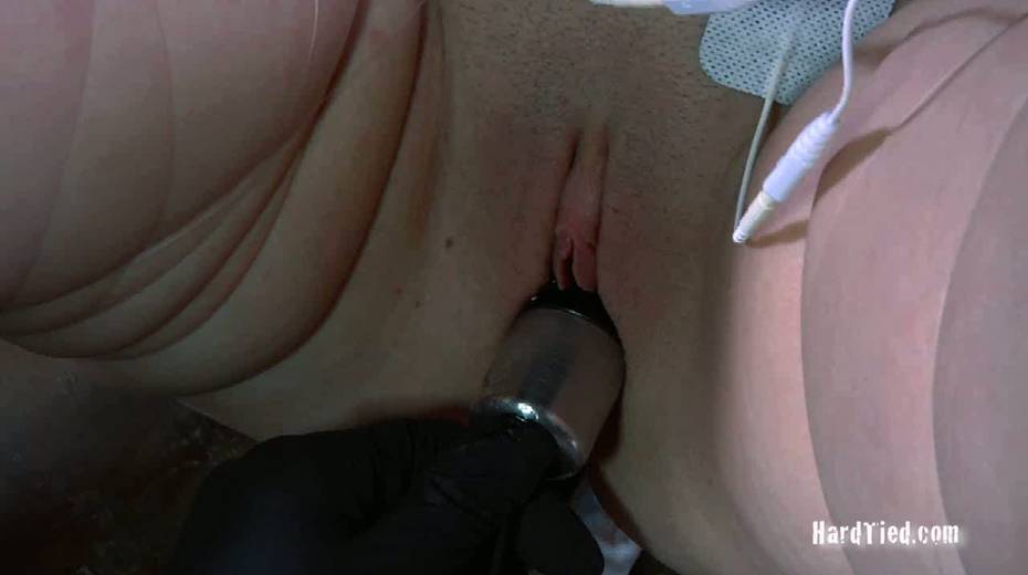 Wired pussy and tied up legs and tits - 5. pic