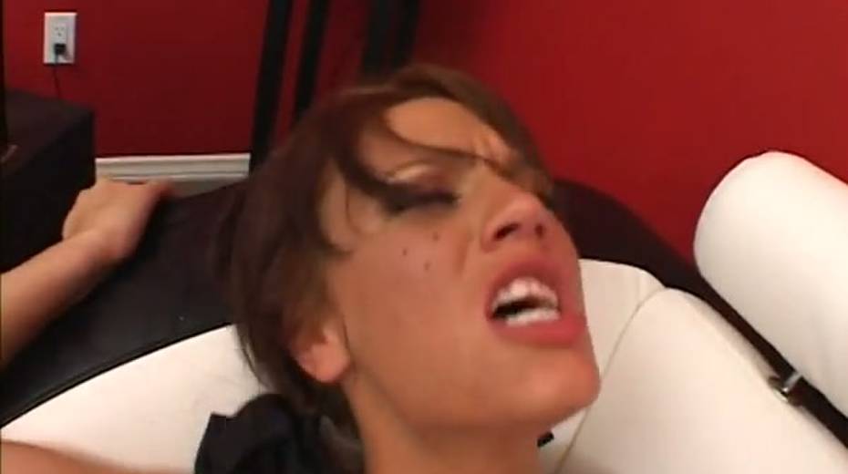 Feisty whore in leather jackboots butt fucked brutally - 11. pic