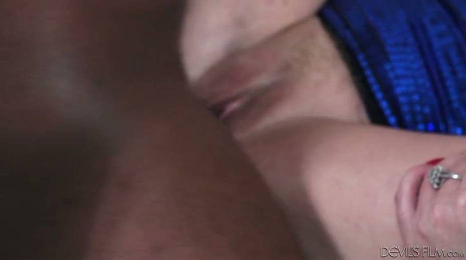 BBW granny riding big black dick in hardcore fuck video - 5. pic