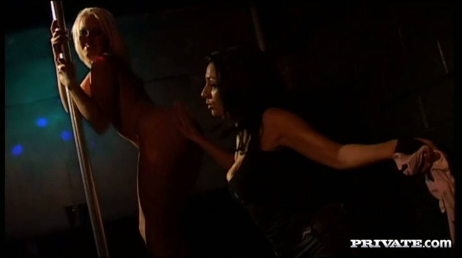 Dumpy blond haired pole dancer rides staff cock of her brutal customer - 9. pic