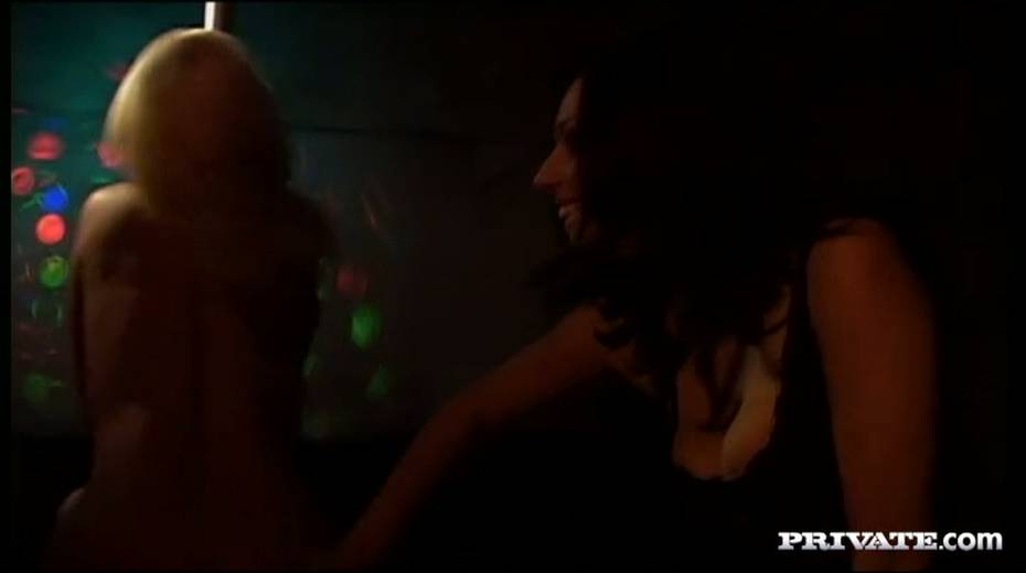 Dumpy blond haired pole dancer rides staff cock of her brutal customer - 10. pic