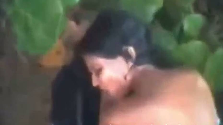 All natural Indian girl fucks doggystyle outdoor - 15. pic