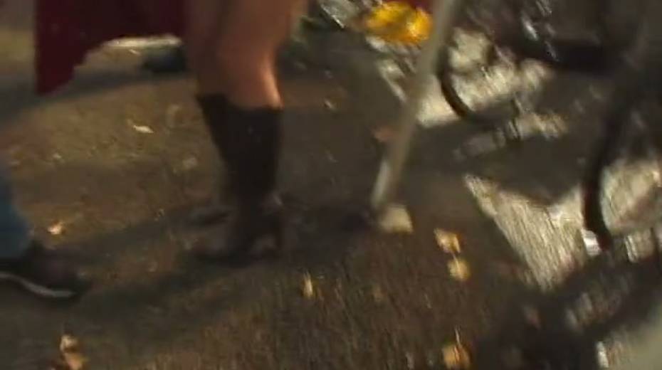 Lustful exhibitionist gets her hairy pussy licked on a parking lot - 15. pic