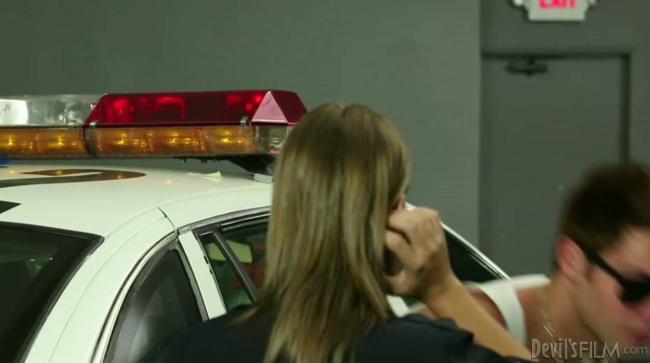 Seductive police babe gives eager blowjob to horny guy - 2. pic