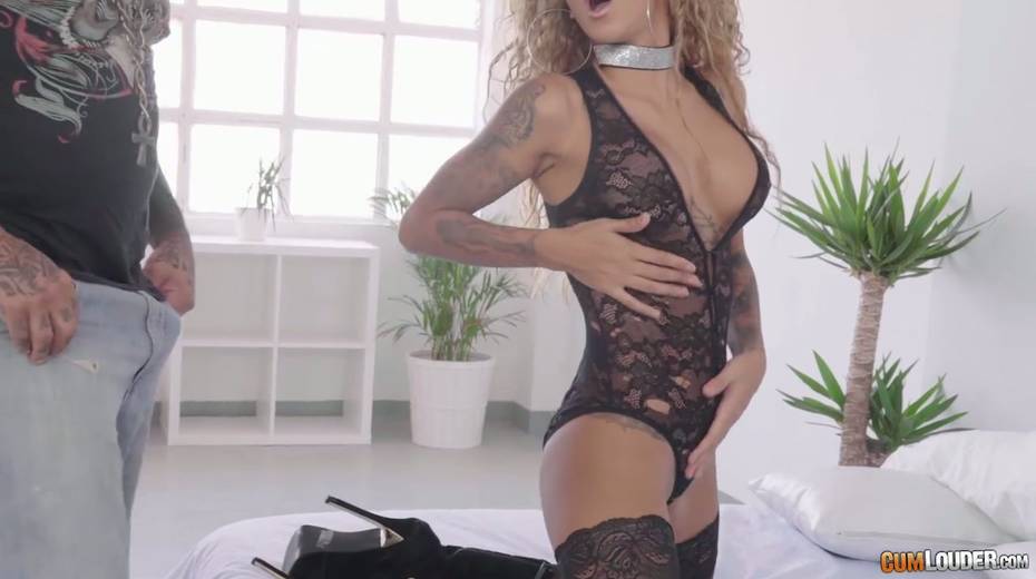 Tattooed dude fucks spoiled nasty whore in stockings Venus Afrodita - 6. pic