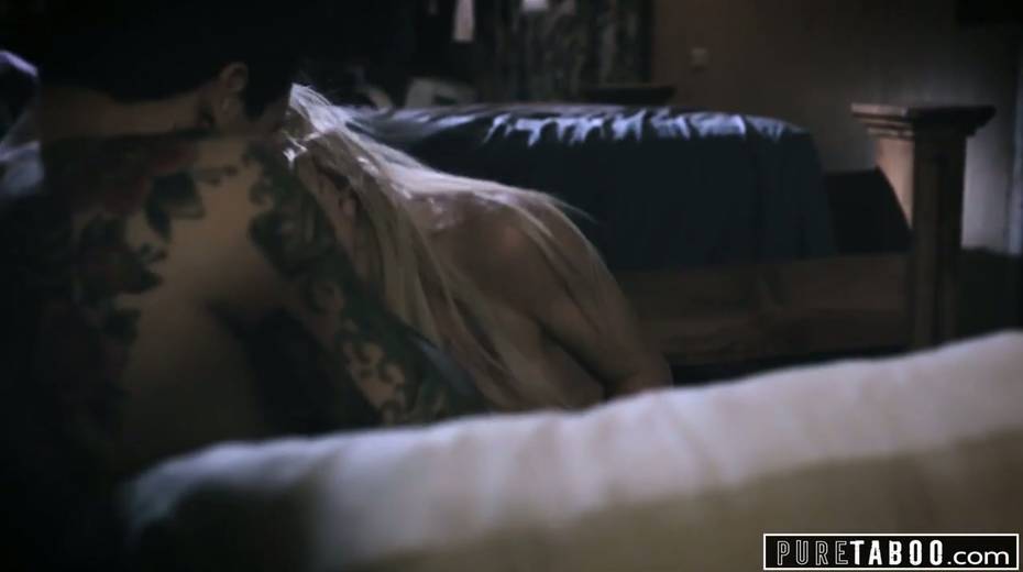 Spoiled babe Kenzie Reeves hook sup with one tattooed stud after party - 8. pic