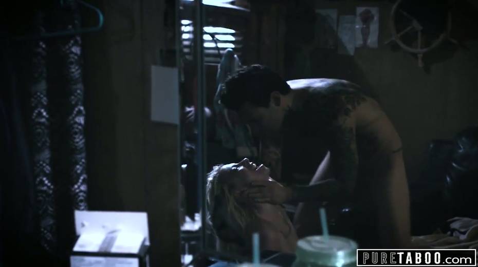 Spoiled babe Kenzie Reeves hook sup with one tattooed stud after party - 15. pic