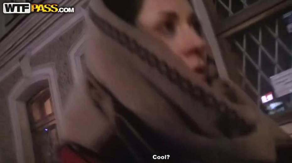 Lusty dark haired wench blows hot sausage of her stud on camera - 6. pic