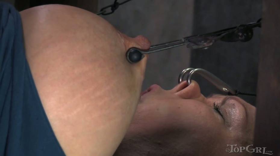 Well stacked and tall porn model Rain DeGrey is punished by petite mistress - 6. pic