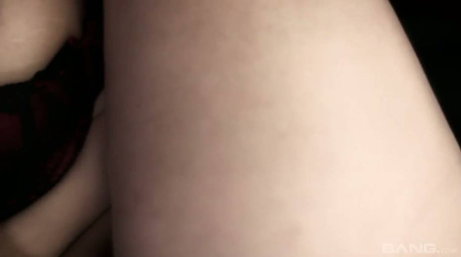 Closeup pussy toying by sensual and hot tempered seductress Tiffany Kingston - 4. pic