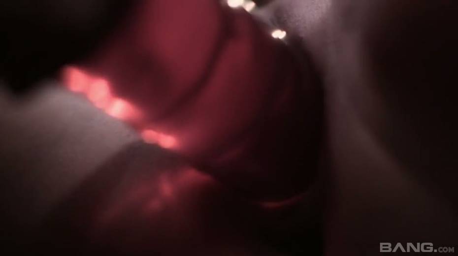 Closeup pussy toying by sensual and hot tempered seductress Tiffany Kingston - 21. pic
