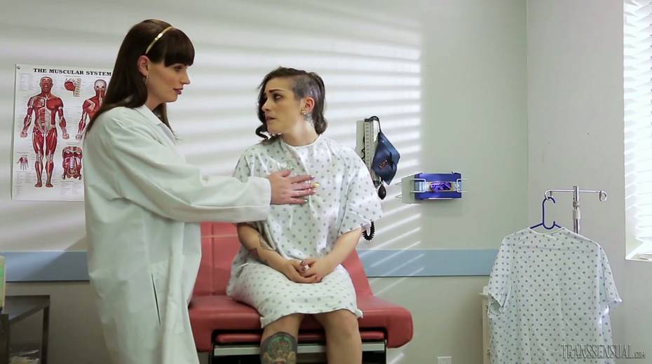 Sexy shemale doctor Natalie Mars is fucking sex tattooed patient - 3. pic