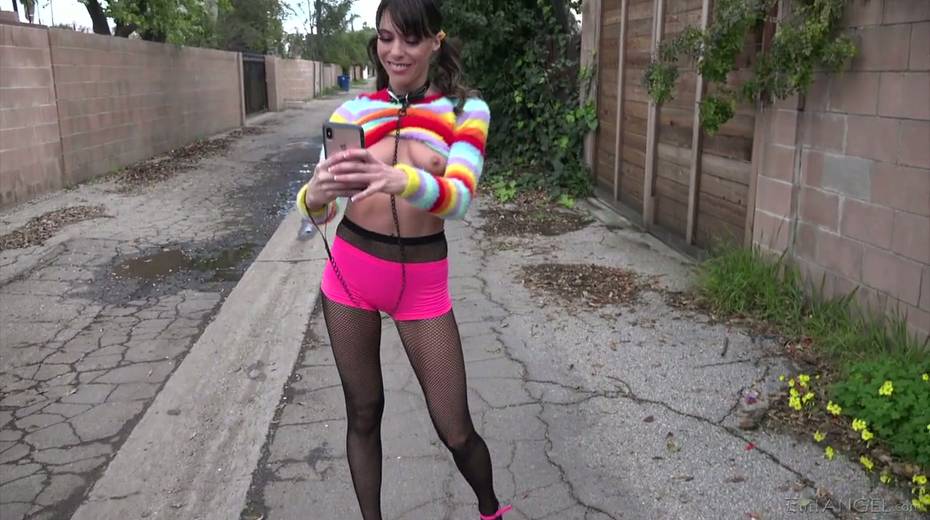Uninhibited bitch Vera King is face fucked before hardcore anal pounding - 2. pic