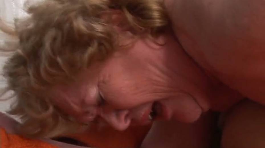 Kinky granny in stockings fucked bad in a doggy position - 10. pic