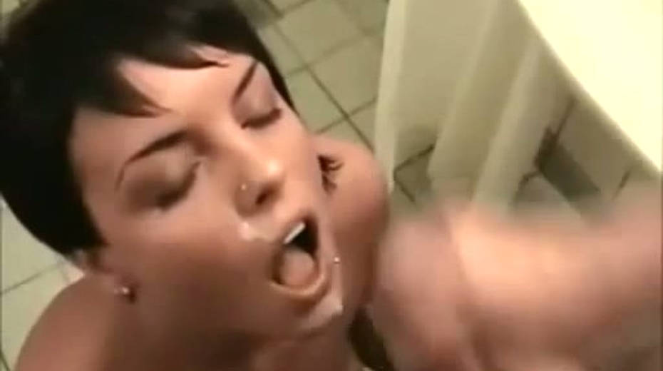 Short haired filthy chick gets cum shot on face after solid BJ - 1. pic