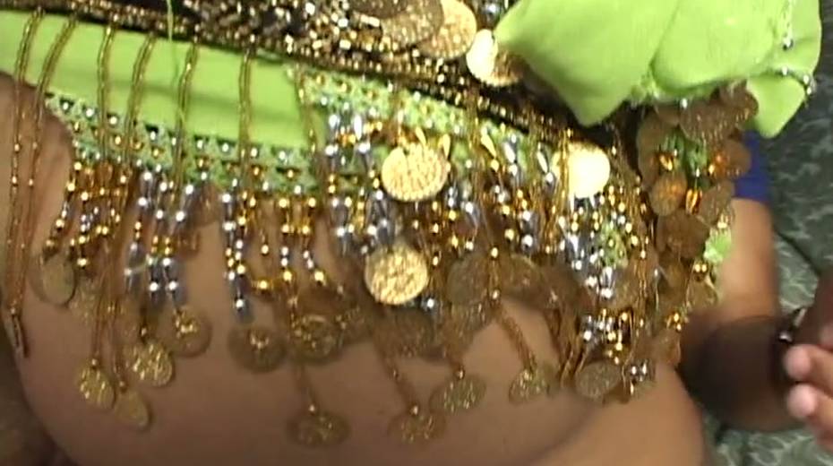 This Indian slut's tight pussy must have been swollen - 4. pic