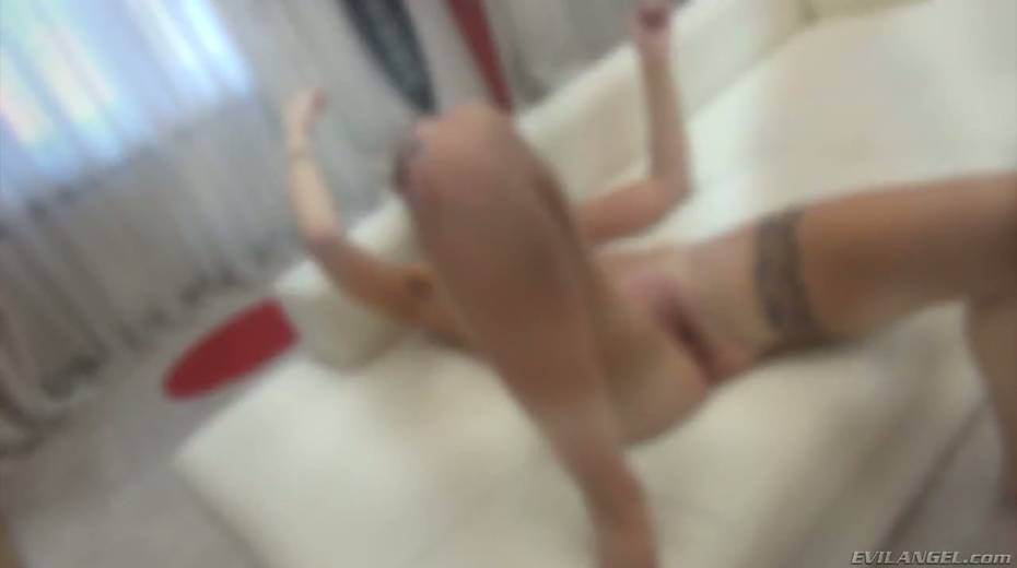 Red haired bitch Lulu Love is delighted with Rocco's big dick - 21. pic
