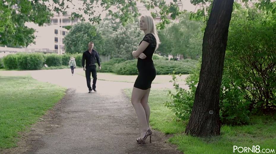 Leggy blonde in short dress Sweet Cat gets intimate with her new boyfriend - 2. pic