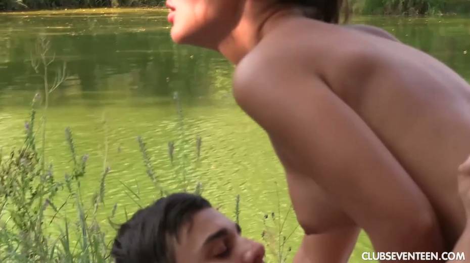 Attractive chick Naomi Bennet is making love outdoor - 7. pic