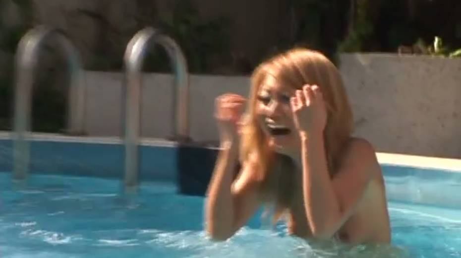 A bunch of kinky Jap girls flaunting naked by the poolside outdoor - 10. pic