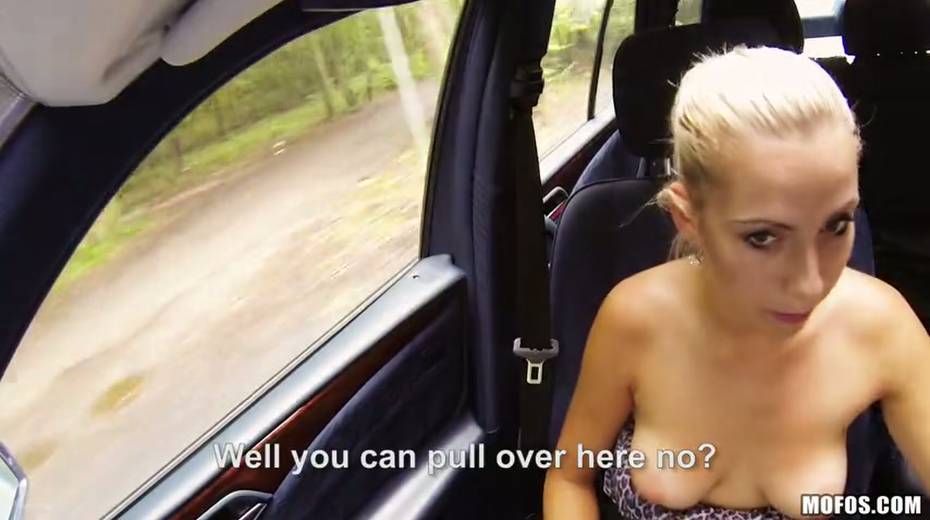 Tempting blonde chick Jessie Sinclair gives awesome blowjob in a car - 3. pic