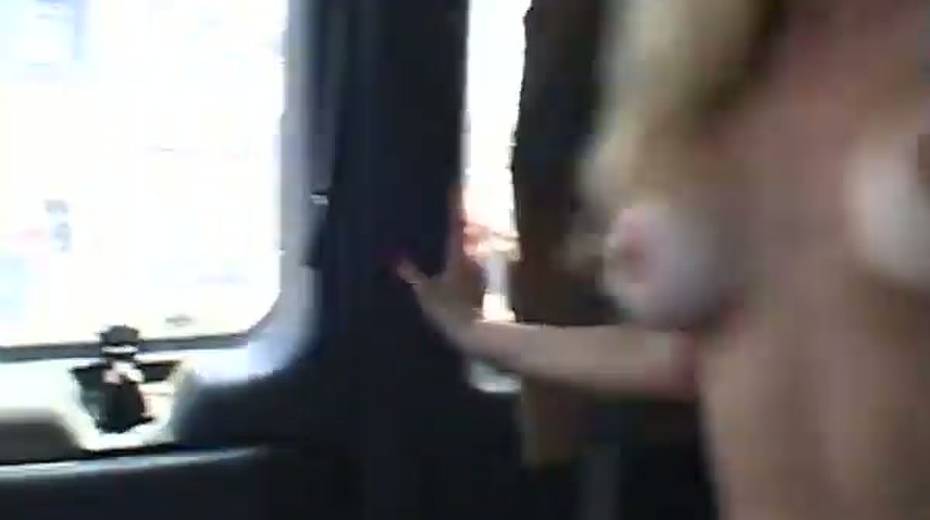 Dirty slut Julie Robbins fucks like feisty in hardcore gangbang - 8. pic