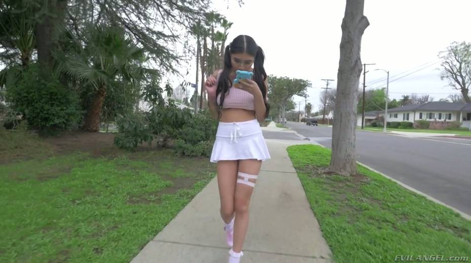 Pigtailed teen Brenna Sparks hooks up with one kinky rude dude - 4. pic