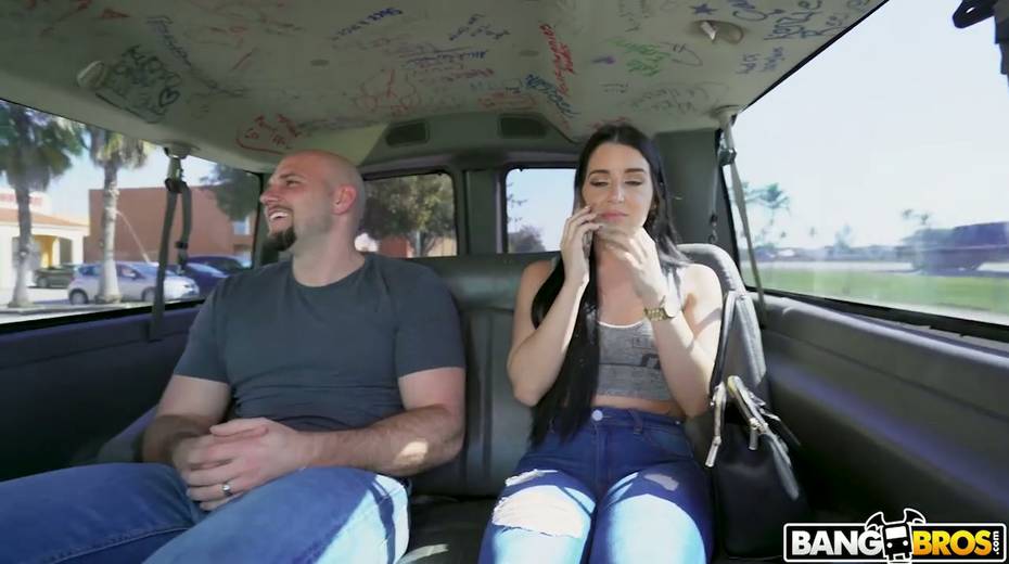 Greedy for money bitch Jessica Jewelz is fucked by bald headed J Mac - 4. pic