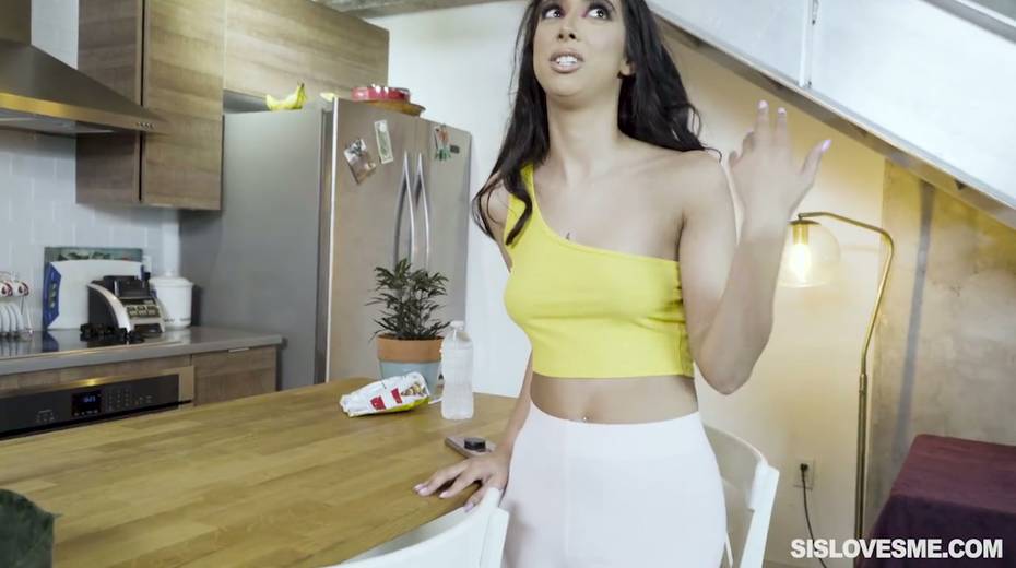 Gorgeous babe Kiarra Kai gives a legendary POV blowjob standing on her knees - 15. pic
