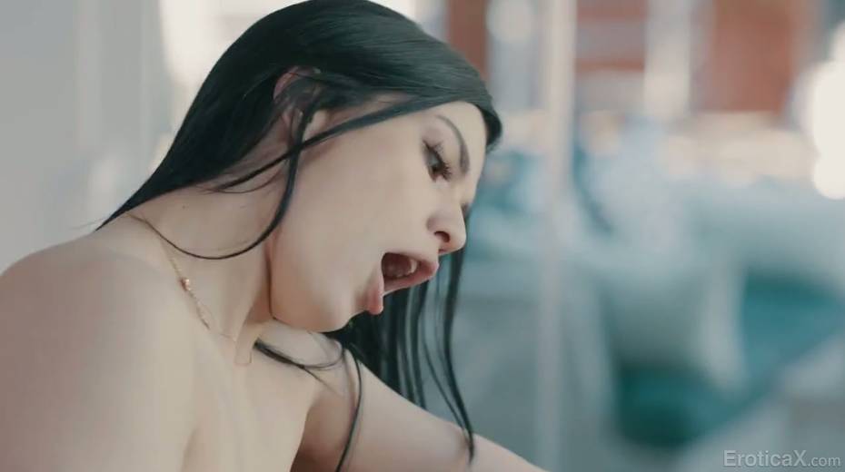 Passionate babe Sadie Blake gives a sensual blowjob and gets her pussy nailed - 18. pic