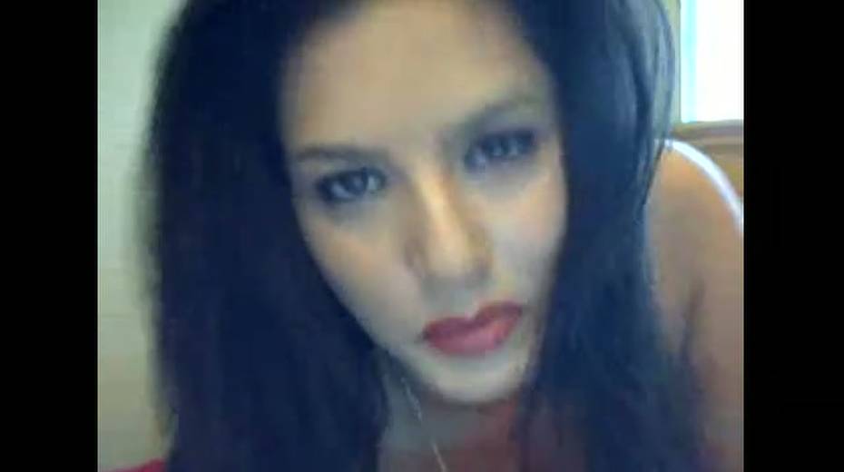 Lewd and hot Sunny Leone is surely a great pro in solo masturbation show - 6. pic