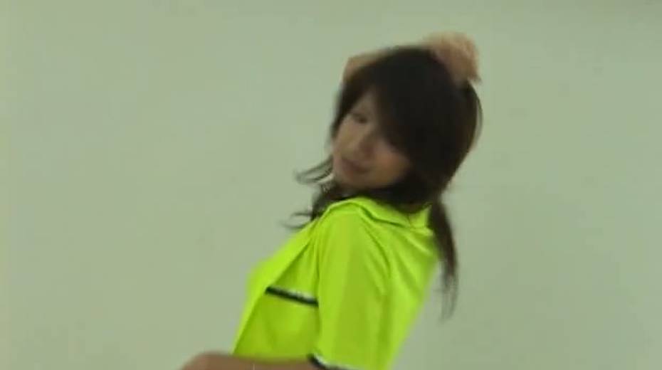 This glamorous Japanese babe has a nice butt and she likes showing off - 15. pic
