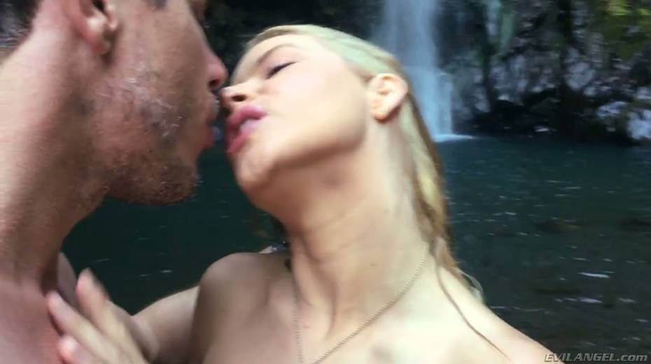 Stunning porn model Anikka Albrite has wild sex near a waterfall - 4. pic