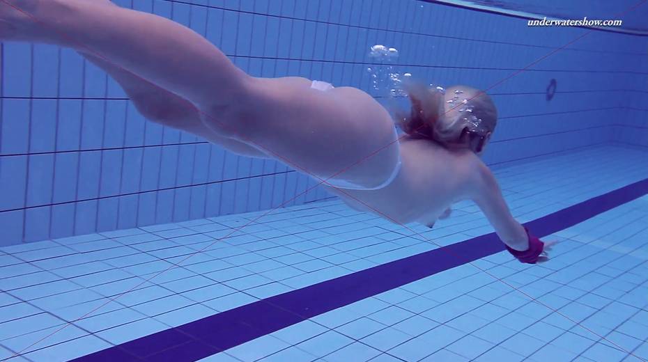 Sport swimming babe Elena Proklova is stripping under the water - 13. pic