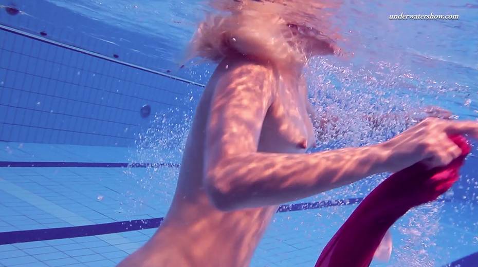 Sport swimming babe Elena Proklova is stripping under the water - 17. pic