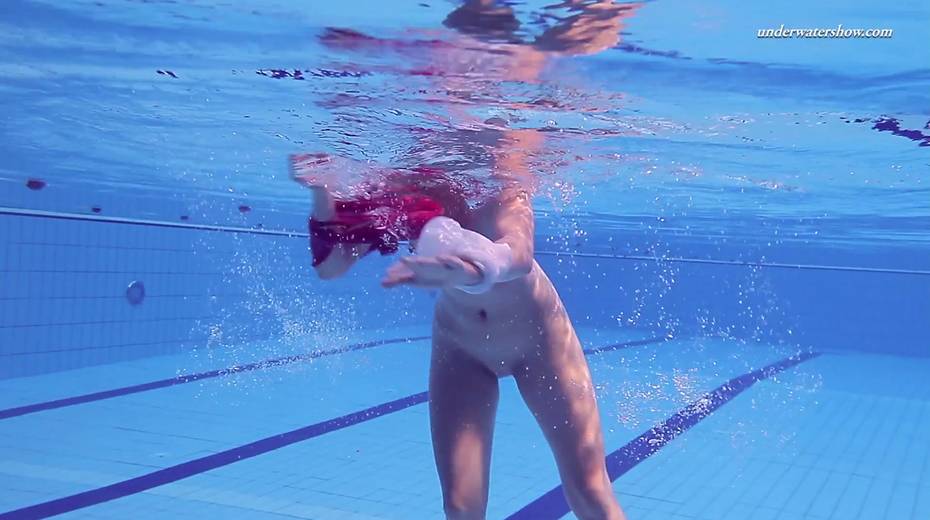 Sport swimming babe Elena Proklova is stripping under the water - 24. pic