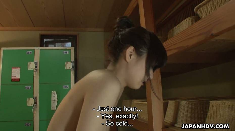 Spoiled Asian chick Rin Hitomi hooks up with one stranger in a public bath - 2. pic
