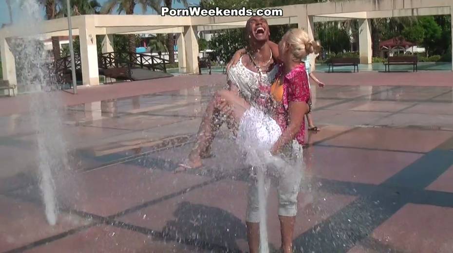 Torrid blond wifey sucks big penis of her hubby outdoors - 4. pic