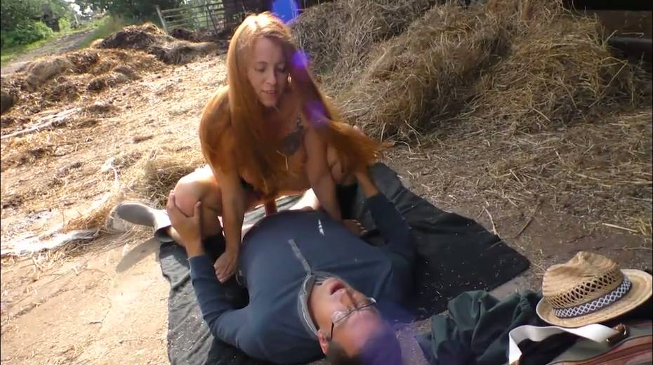Old fart enjoys drilling wet pussy of young slutty chick in broad daylight - 20. pic