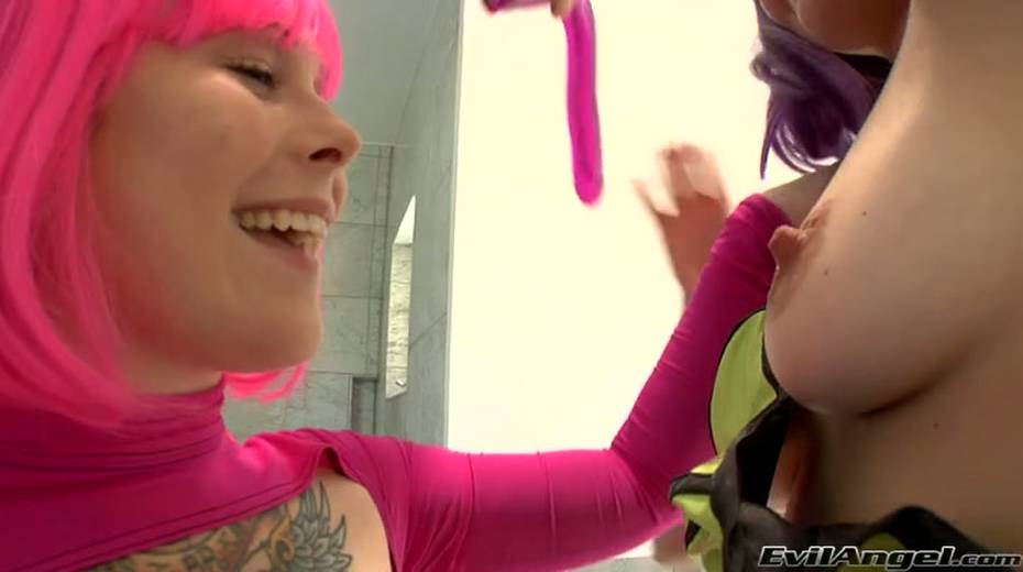 Cosplay chicks examine each others slits with double ended dildo - 6. pic