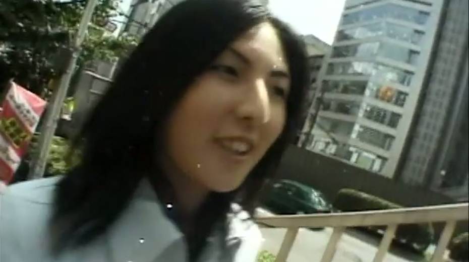 Attractive Japanese actress flashes her privates in public places - 9. pic