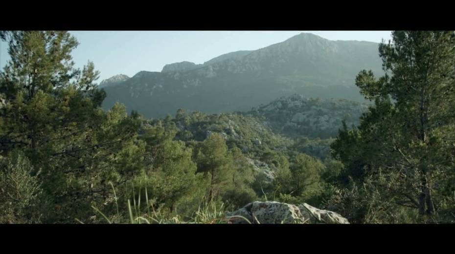 Two voluptuous lesbos Nikol and Martina have wild sex in the mountains - 2. pic