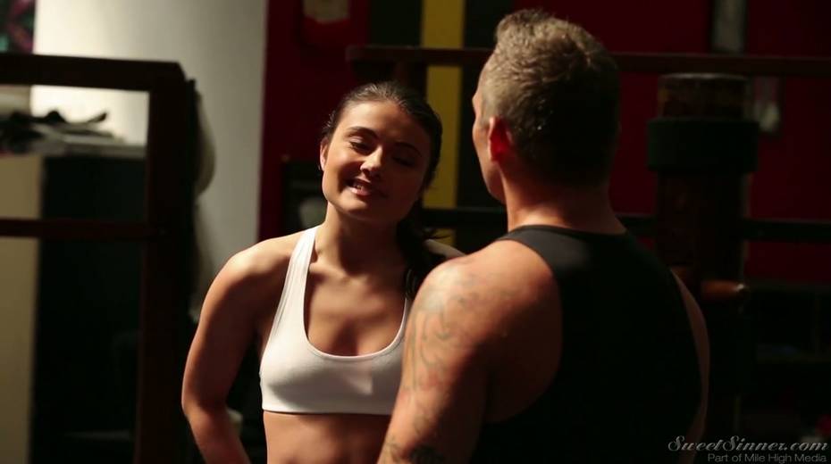 Sport babe Adria Rae gets intimate with her boxing coach in the ring - 3. pic