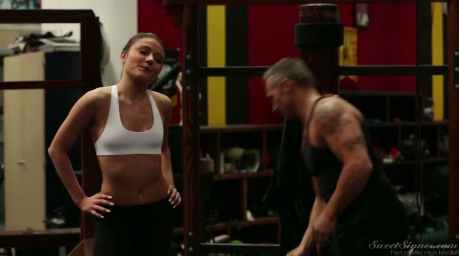 Sport babe Adria Rae gets intimate with her boxing coach in the ring - 4. pic