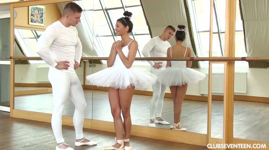 Flexible ballerina Keira is making love with her dance partner - 3. pic