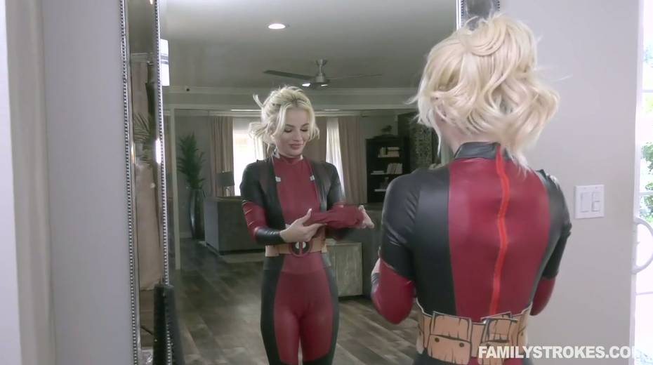 Crazy cosplay sex featuring seductive blonde in Ant-man suit Bella Rose - 1. pic