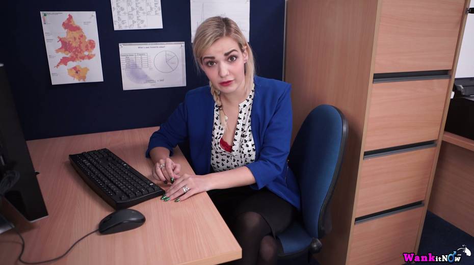 Sweet looking blond secretary Dolly shows off juicy ass and boobies - 4. pic