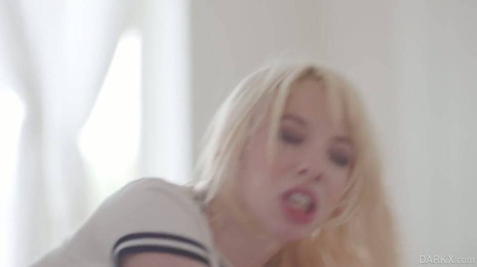 Sizzling blondie Kenzie Reeves goes black and takes cumshots on face - 15. pic